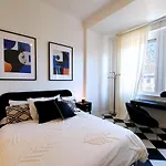 Black And White Apartment In Milan Downtown With Ac, Wifi And Subway M1 M2 Airoport Connected, Central Station
