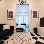 Black And White Apartment In Milan Downtown With Ac, Wifi And Subway M1 M2 Airoport Connected, Central Station
